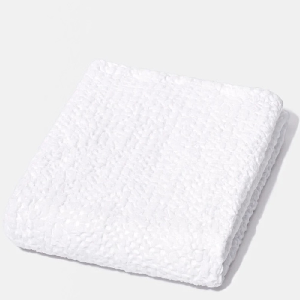 2 Snowe Bath Towels